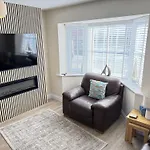 Admirals - Part Of The The Bay Village With Pool, Gym And Direct Access, Pub, Restaurant, Tennis And Meadows Walks Filey