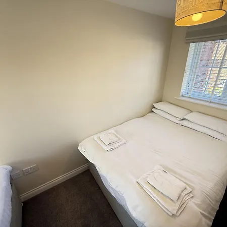 Admirals - Part Of The The Bay Village With Pool, Gym And Direct Access, Pub, Restaurant, Tennis And Meadows Walks *
