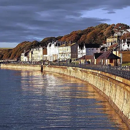 Admirals - Part Of The The Bay Village With Pool, Gym And Direct Access, Pub, Restaurant, Tennis And Meadows Walks *