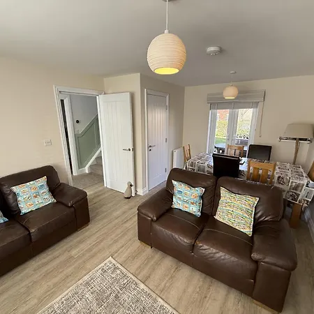 Admirals - Part Of The The Bay Village With Pool, Gym And Direct Access, Pub, Restaurant, Tennis And Meadows Walks * Filey
